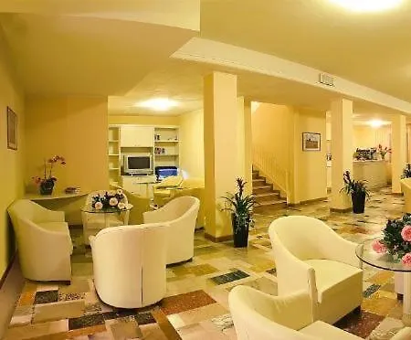 Отель Plaza 3*